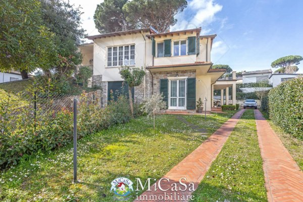 casa indipendente in vendita a Pisa in zona Tirrenia