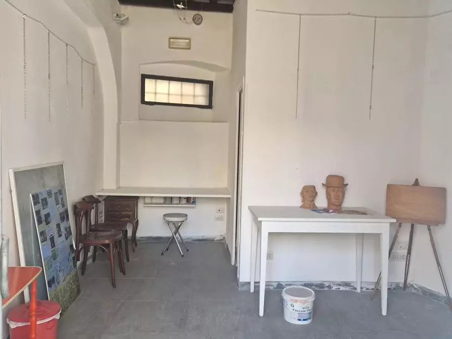 locale commerciale in vendita a Pisa