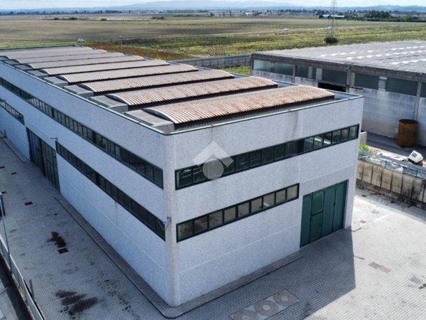 locale commerciale in vendita a Pisa in zona Ospedaletto