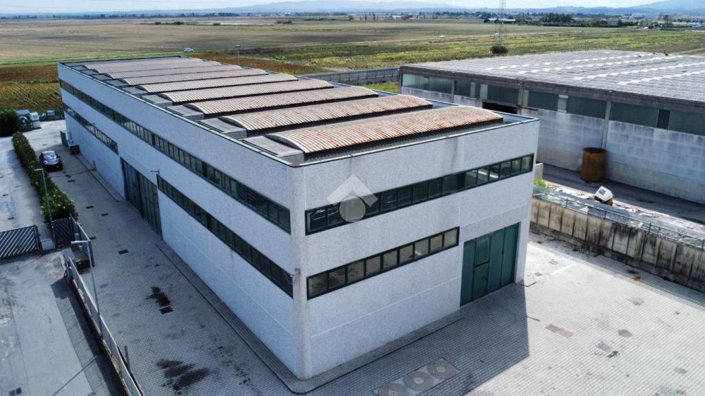 locale commerciale in vendita a Pisa in zona Ospedaletto