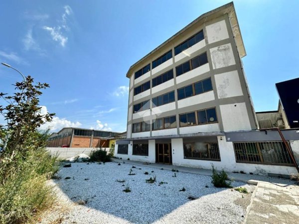 negozio in vendita a Pisa in zona Ospedaletto