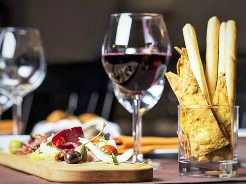 negozio in vendita a Pisa in zona Centro Storico