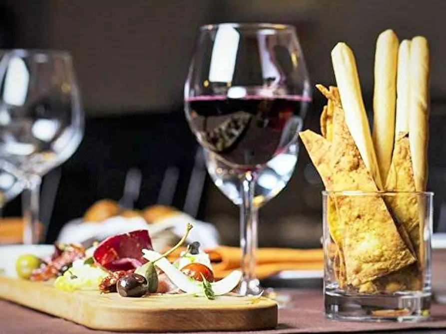 negozio in vendita a Pisa in zona Centro Storico