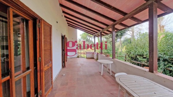 casa indipendente in vendita a Pisa in zona Lungarni