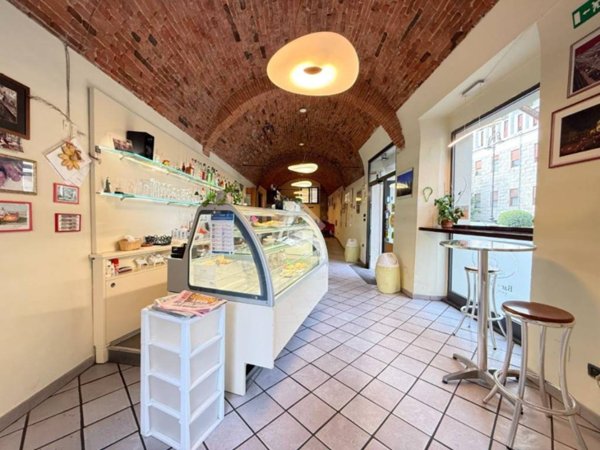 negozio in vendita a Pisa in zona Tribunale