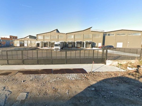 locale commerciale in vendita a Pisa in zona Ospedaletto