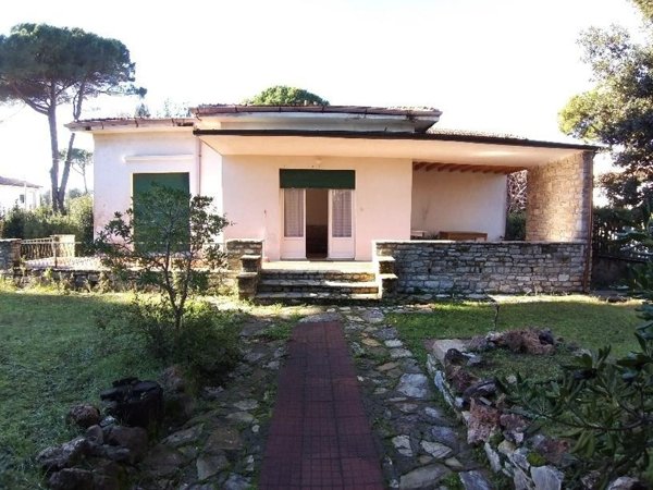 casa indipendente in vendita a Pisa in zona Tirrenia