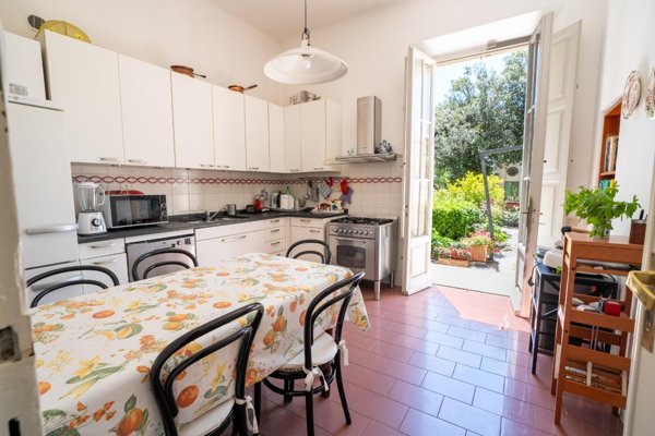 casa indipendente in vendita a Pisa in zona Porta a Lucca