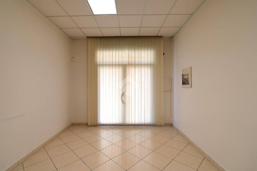 negozio in vendita a Pisa in zona Stazione