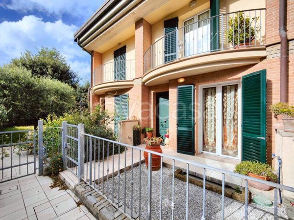casa indipendente in vendita a Pisa in zona Tirrenia