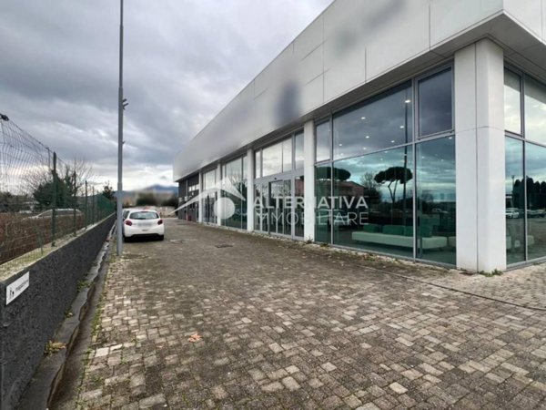 locale commerciale in vendita a Pisa in zona Ospedaletto