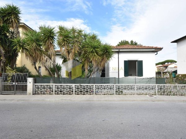 casa indipendente in vendita a Pisa in zona Barbaricina