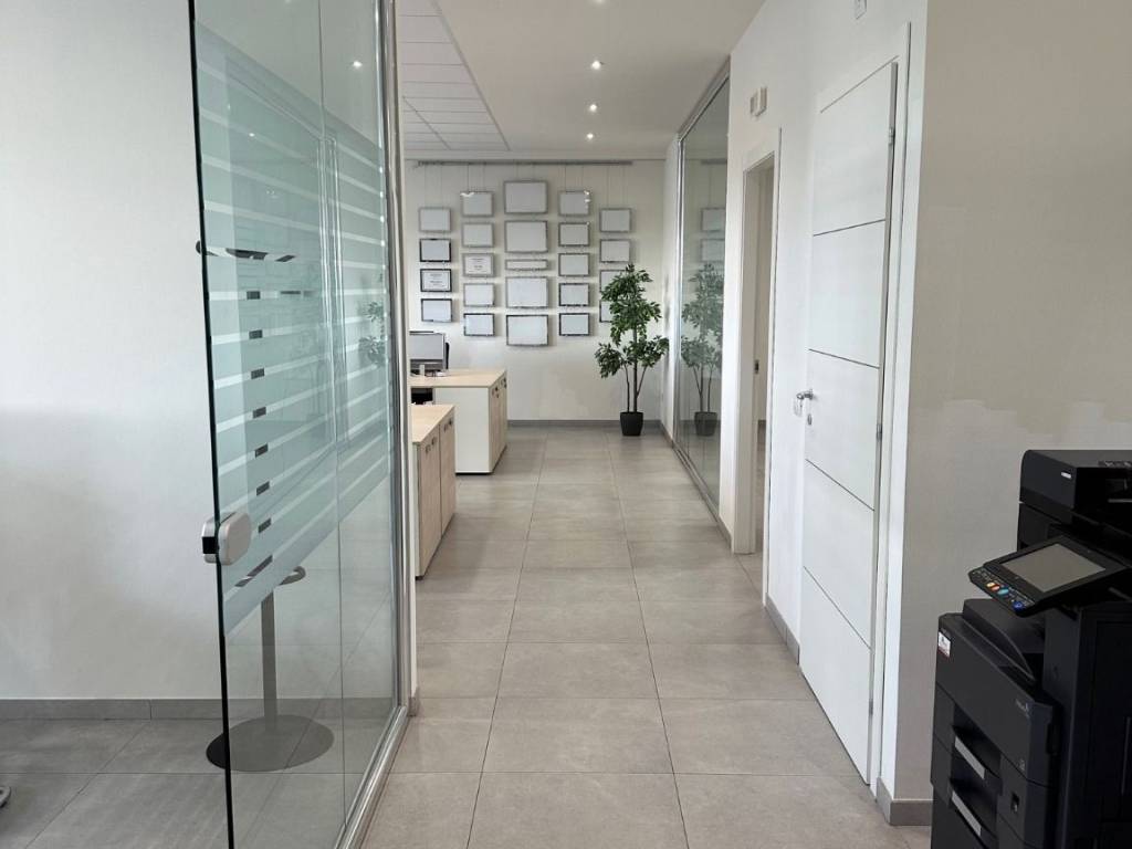 ufficio in vendita a Pisa in zona Lungarni