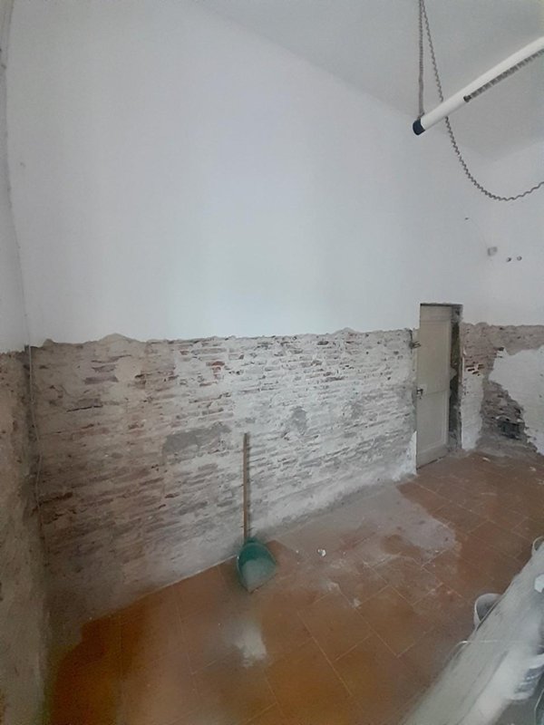 locale commerciale in vendita a Pisa in zona Lungarni