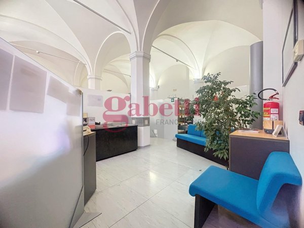 locale commerciale in vendita a Pisa in zona Centro Storico