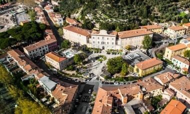 locale commerciale in vendita a Pisa