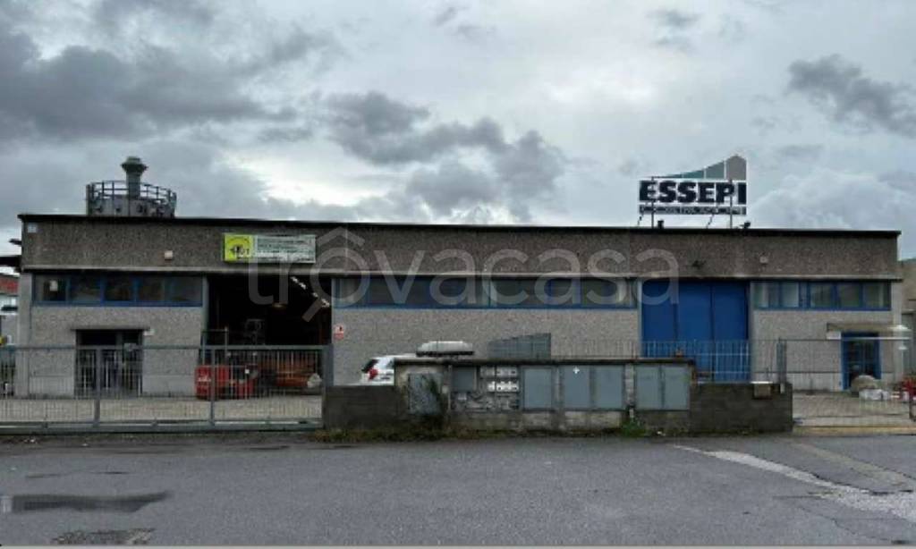 locale commerciale in vendita a Pisa in zona Ospedaletto