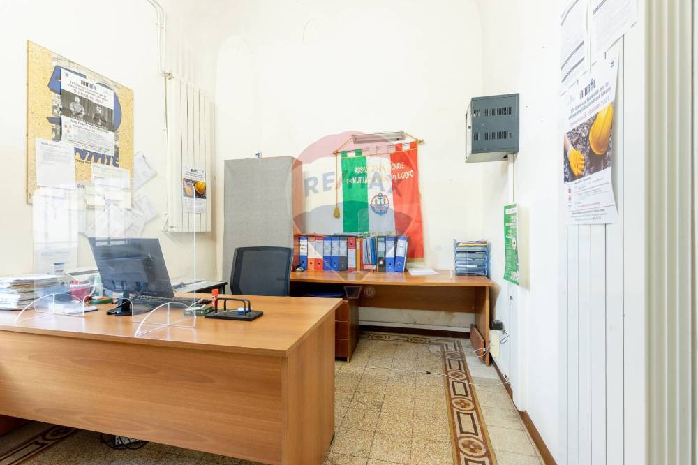 ufficio in vendita a Pisa
