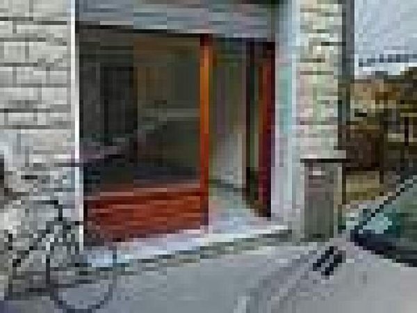 locale commerciale in vendita a Pisa in zona Stazione