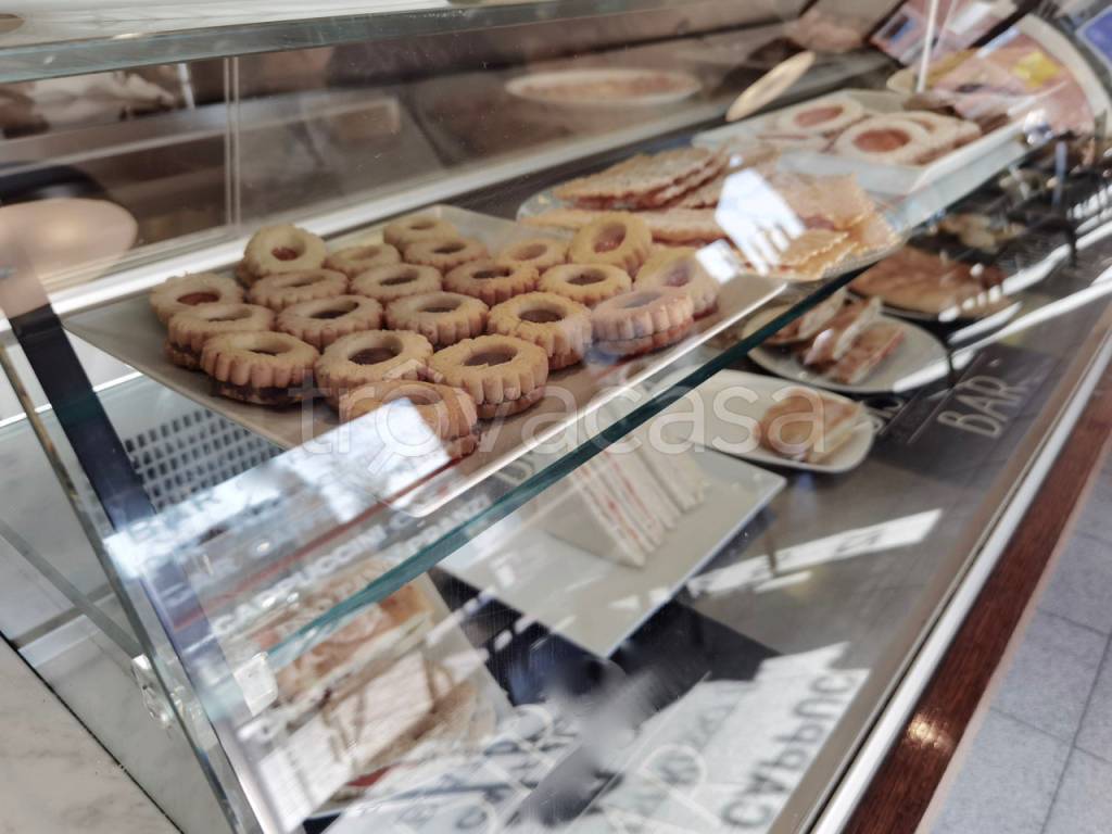 negozio in vendita a Pisa in zona Le Piagge