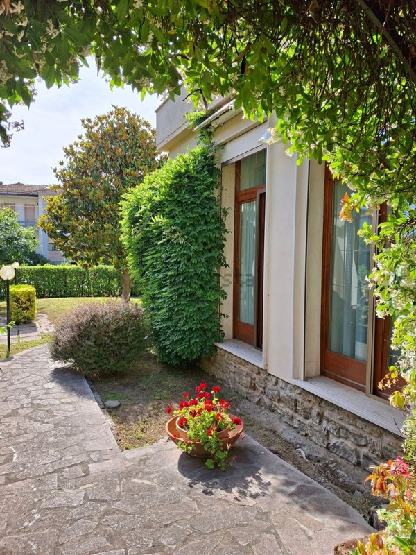 casa indipendente in vendita a Pisa in zona Tirrenia