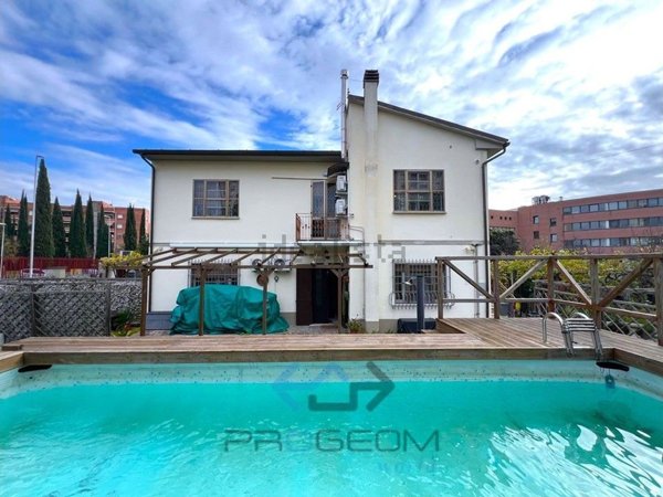 casa indipendente in vendita a Pisa