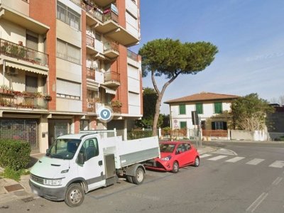 negozio in vendita a Pisa in zona Pratale / Don Bosco