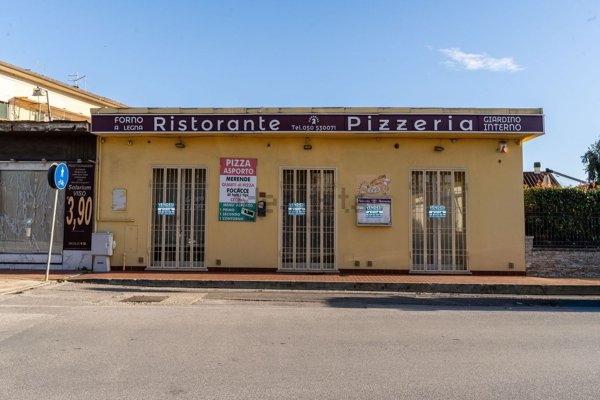 negozio in vendita a Pisa in zona Centro Storico