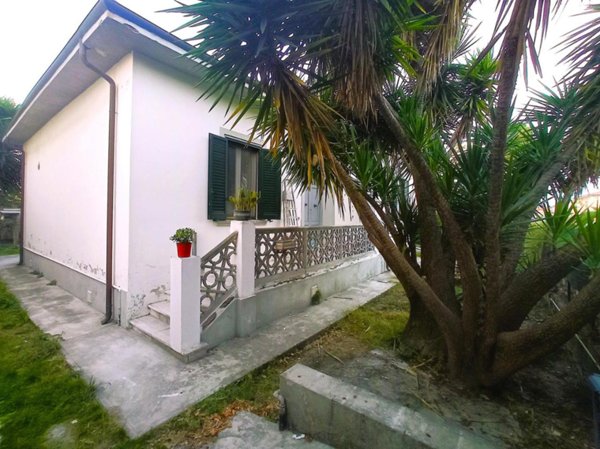 casa indipendente in vendita a Pisa in zona Barbaricina