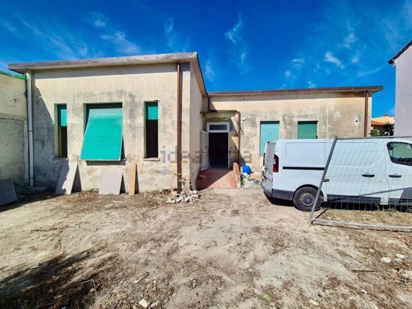 casa indipendente in vendita a Pisa in zona Riglione