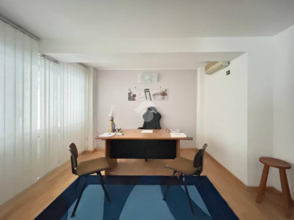 ufficio in vendita a Pisa in zona Stazione