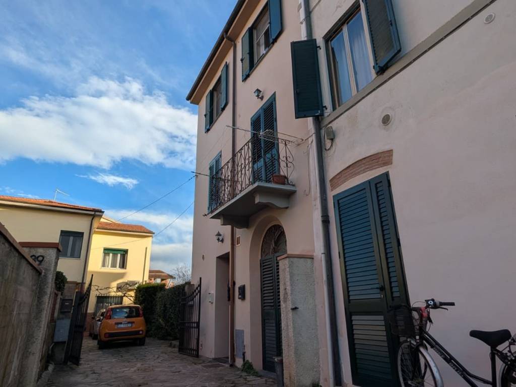 casa indipendente in vendita a Pisa in zona Barbaricina
