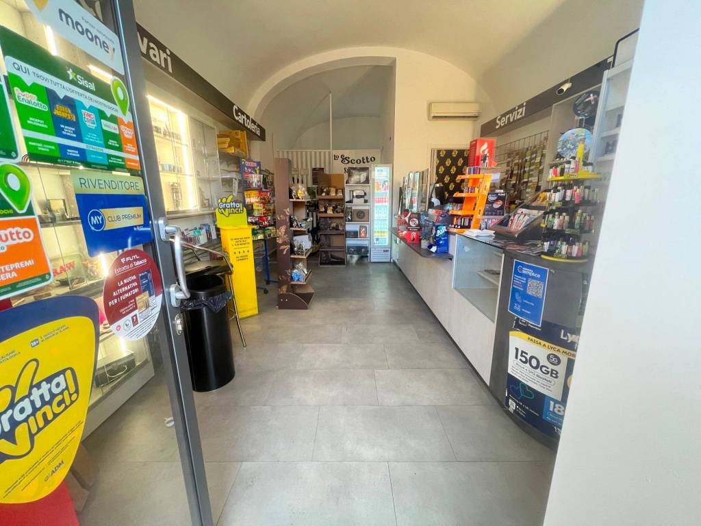 negozio in vendita a Pisa in zona Putignano