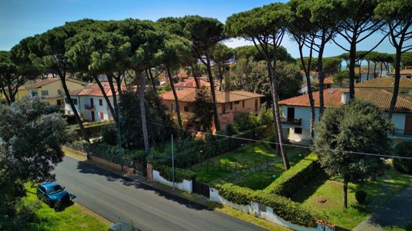 casa indipendente in vendita a Pisa in zona Tirrenia