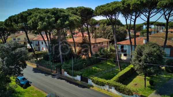 casa indipendente in vendita a Pisa in zona Tirrenia
