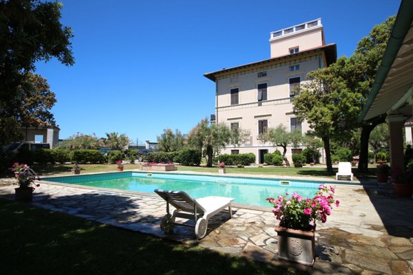villa in vendita a Pisa in zona Marina di Pisa