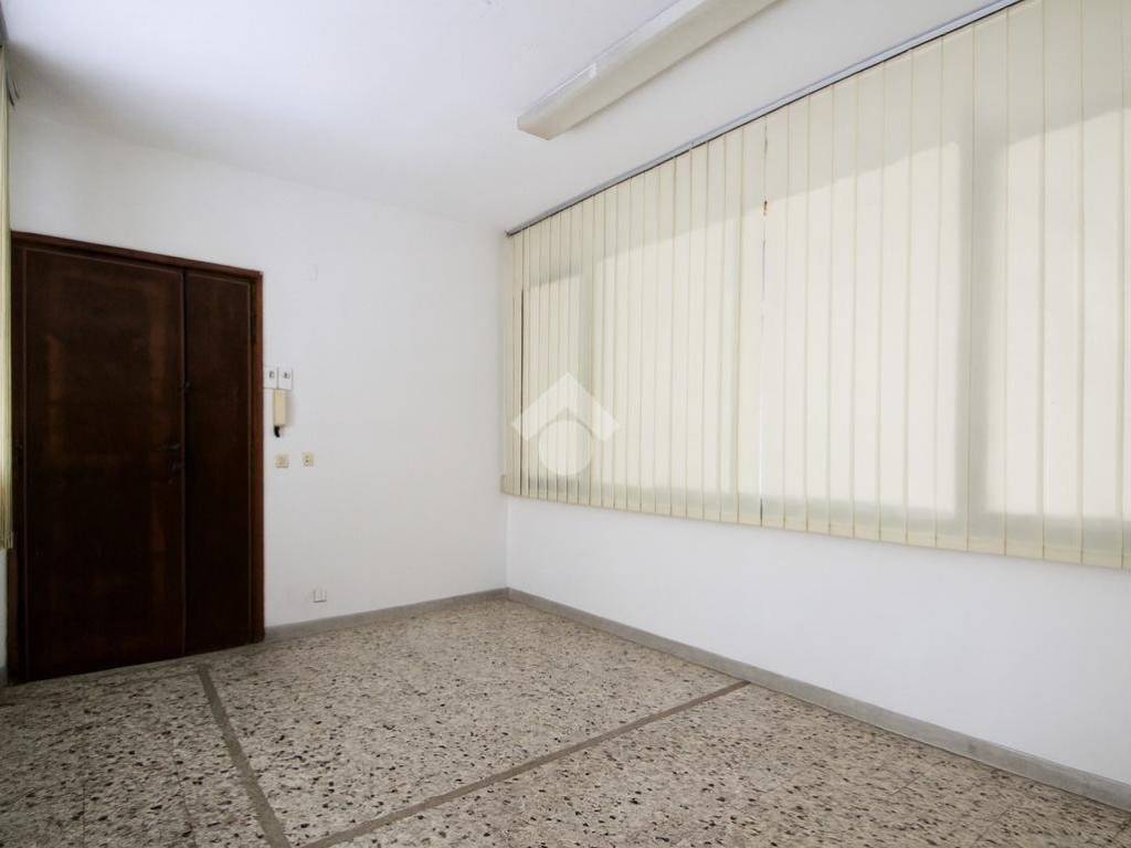 ufficio in vendita a Pisa in zona Stazione