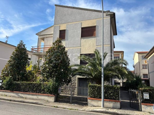 casa indipendente in vendita a Pisa in zona Porta a Lucca