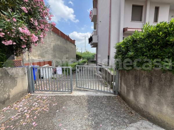 locale di sgombero in vendita a Pisa in zona Pratale / Don Bosco