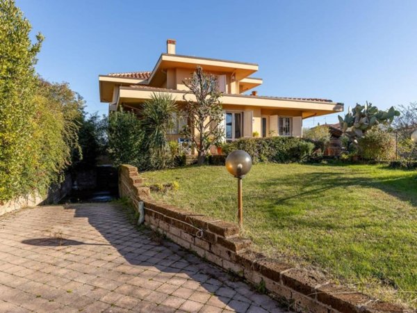 casa indipendente in vendita a Pisa in zona Barbaricina