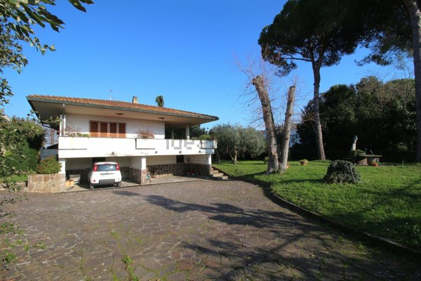 casa indipendente in vendita a Pisa in zona Barbaricina