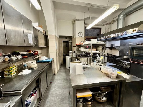 negozio in vendita a Pisa in zona Centro Storico