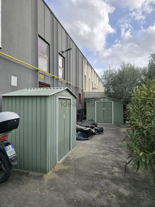 capannone in vendita a Pisa in zona Ospedaletto