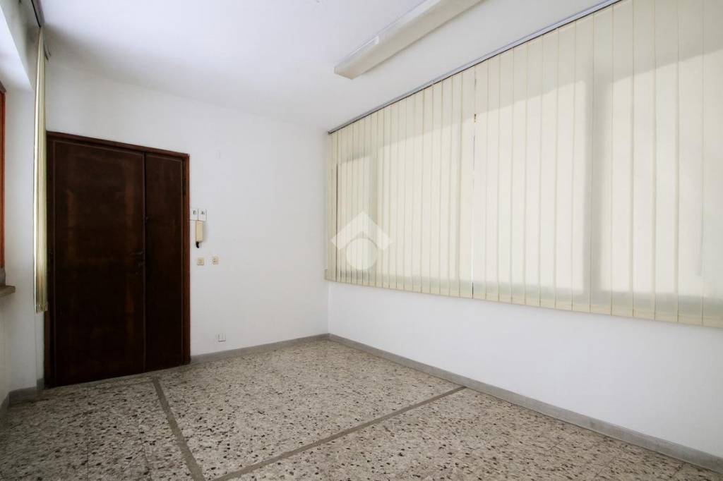 ufficio in vendita a Pisa in zona Stazione