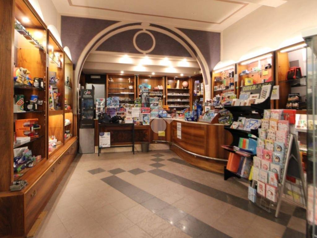 negozio in vendita a Pisa in zona Quartiere San Francesco