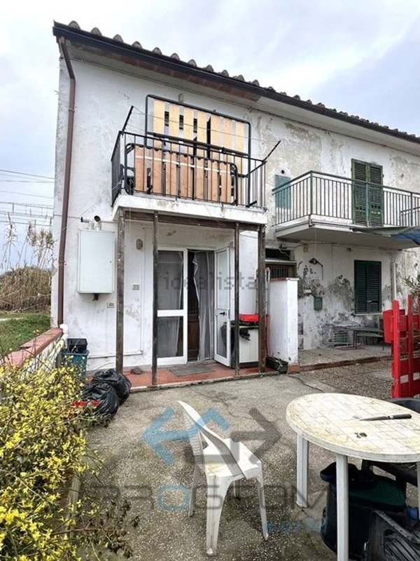 casa indipendente in vendita a Pisa in zona Oratoio
