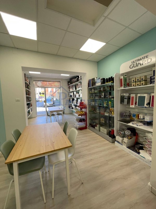 locale commerciale in vendita a Pisa in zona Quartiere San Francesco