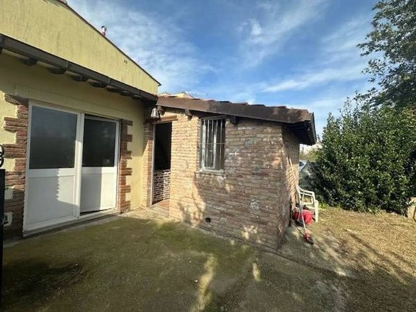 casa indipendente in vendita a Pisa in zona Oratoio