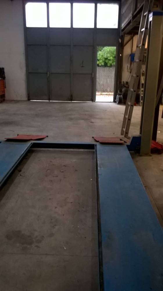 negozio in vendita a Pisa in zona Ospedaletto