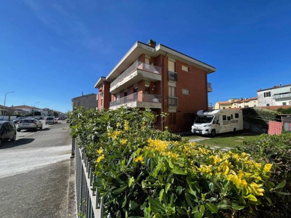 appartamento in vendita a Pisa in zona Marina di Pisa